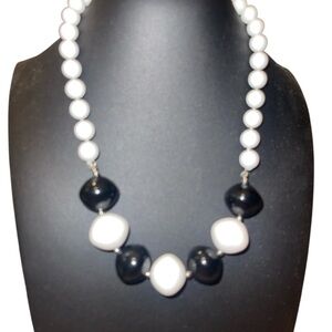 80’s Black & White Beaded Necklace